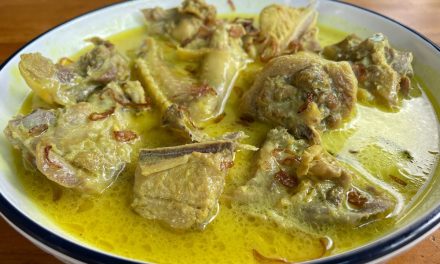 Opor Ayam Kampung Tradisional, Resep Legendaris Pas Lebaran