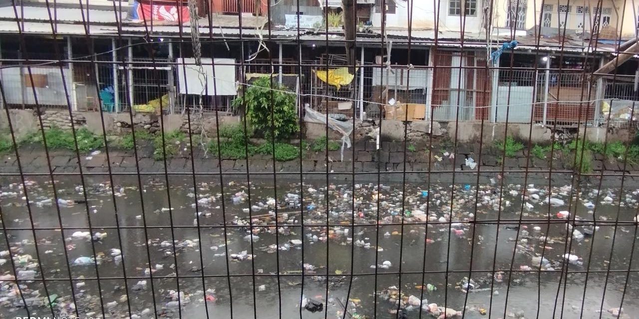 Keluhan Warga Dengan Kondisi Kanal Di Muara Pasar Terong