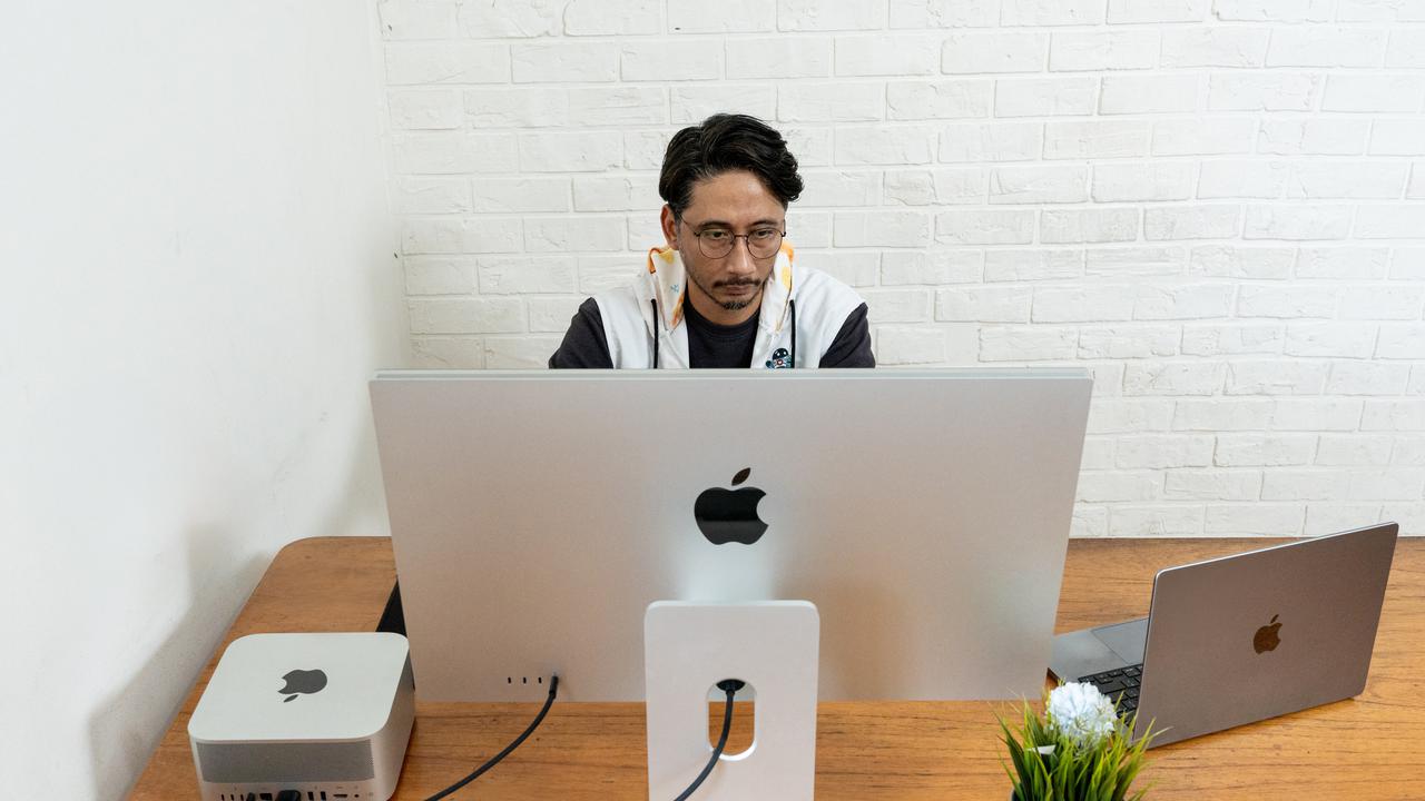 Macbook White Milik Upie