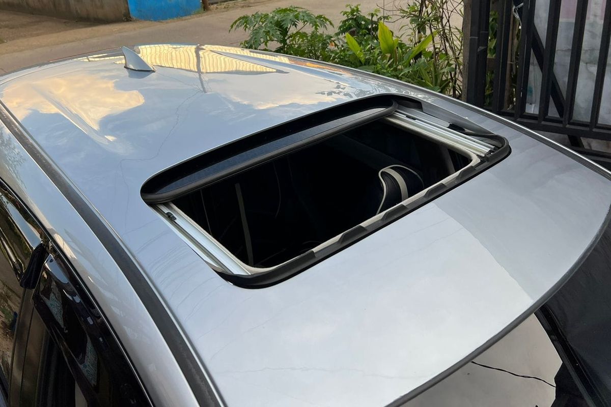 Pembuatan Sunroof Mobil