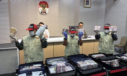 Skandal Bea Cukai: KPK Amankan 5 Koper Uang Miliaran