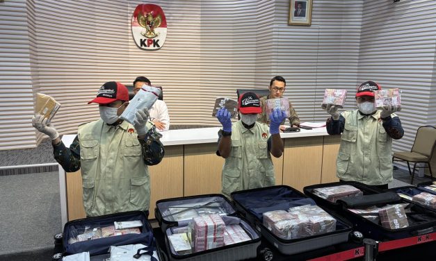 Skandal Bea Cukai: KPK Amankan 5 Koper Uang Miliaran