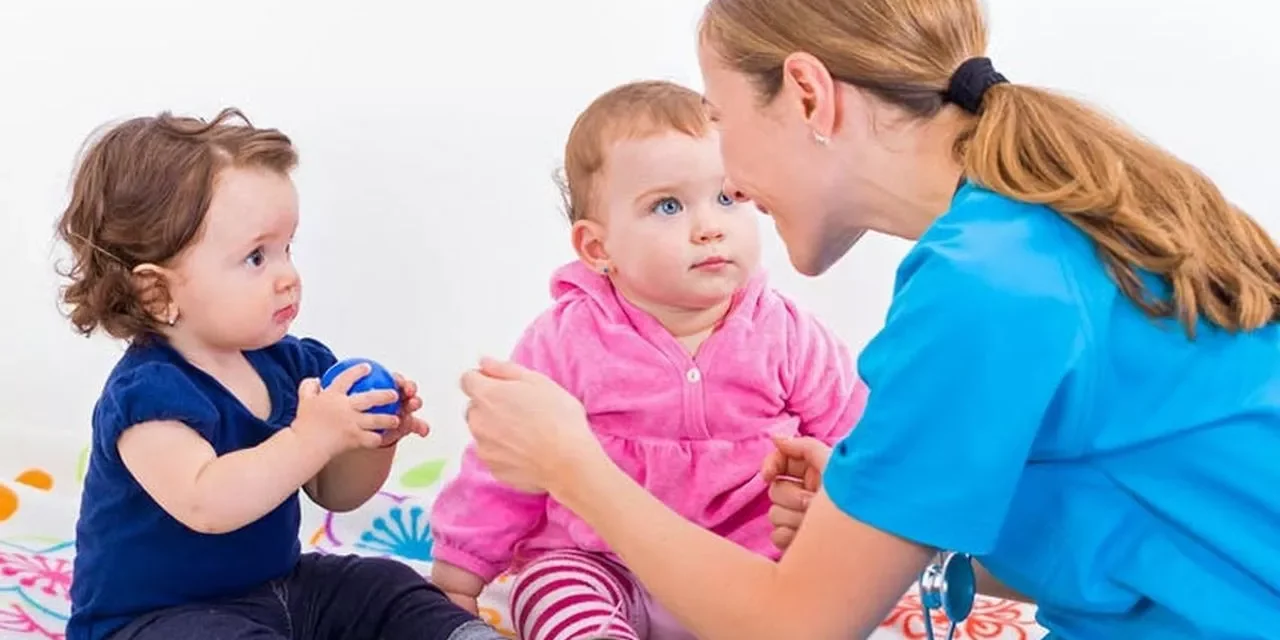Cara Memilih Babysitter Yang Tepat Untuk Anak Pertama Kamu