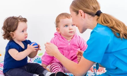 Cara Memilih Babysitter Yang Tepat Untuk Anak Pertama Kamu